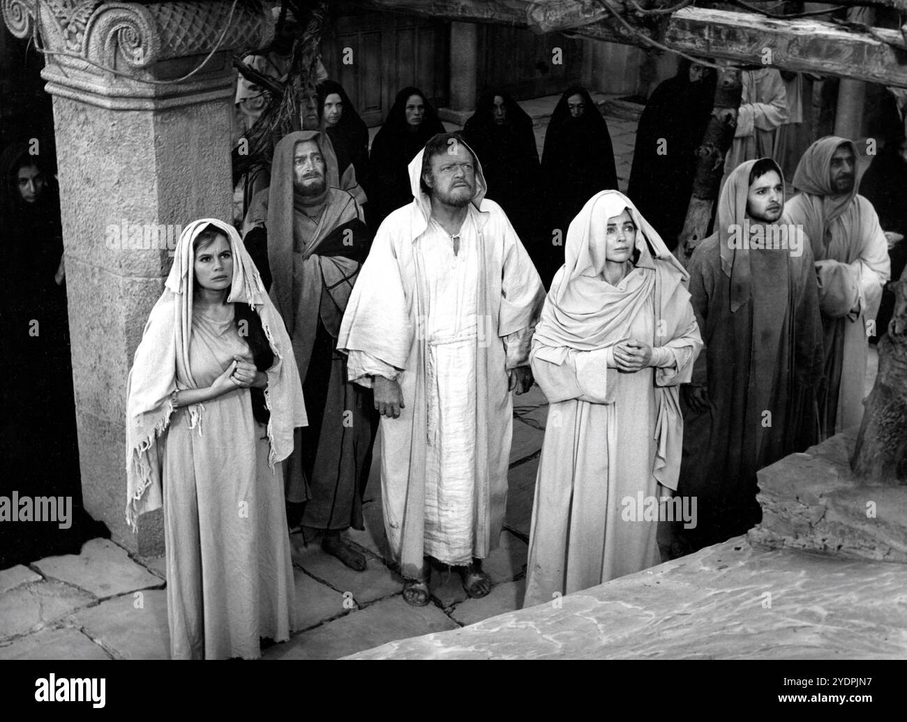 JOANNA DUNHAM as Mary Magdalene VAN HEFLIN as Bar Amand DOROTHY McGUIRE as The Virgin Mary and SAL MINEO as Uriah in THE GREATEST STORY EVER TOLD 1965 director GEORGE STEVENS book Fulton Oursler screenplay James Lee Barrett and George Stevens music Alfred Newman costume design Marjorie Best and Vittorio Nino Novarese George Stevens Productions / United Artists Stock Photo