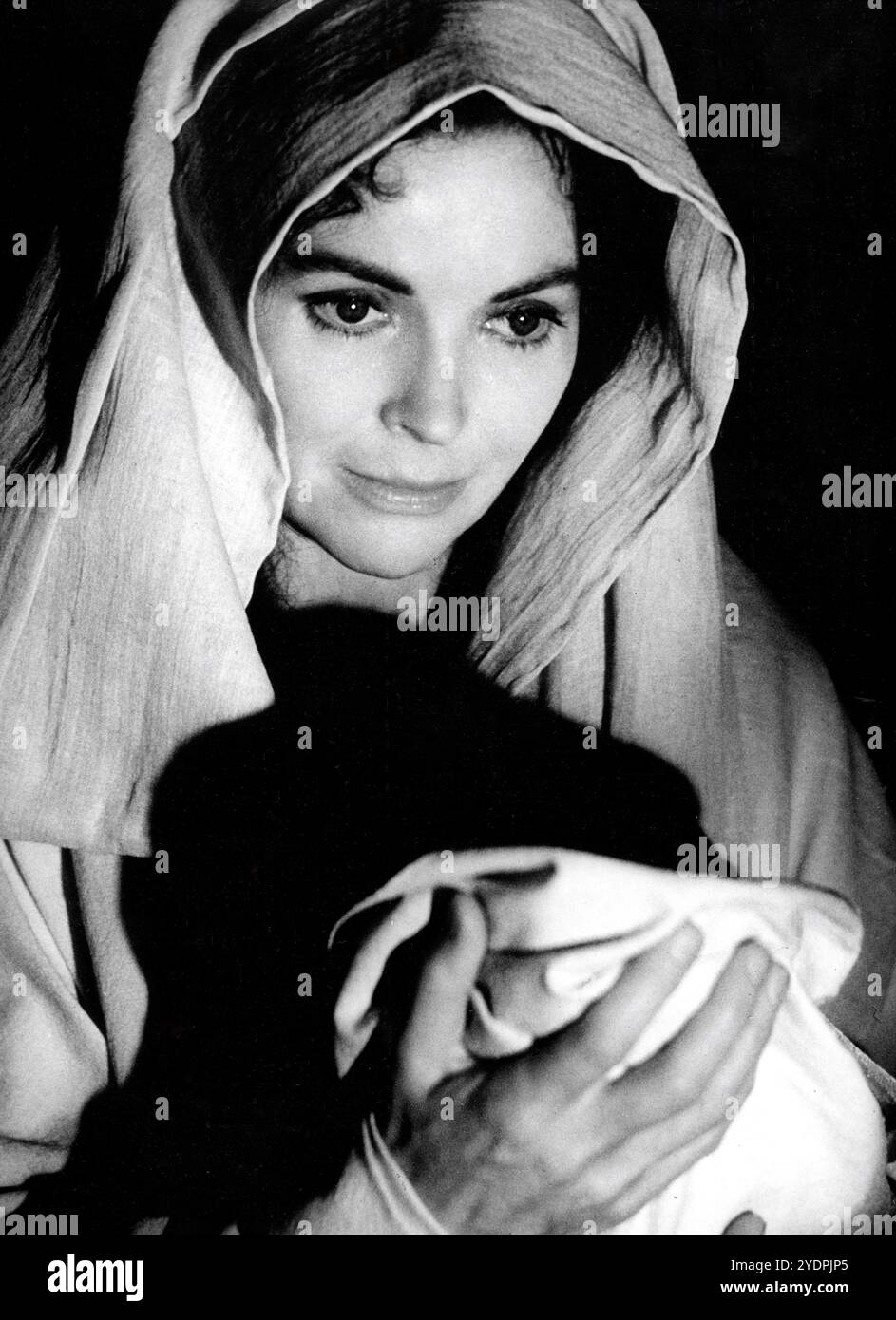 DOROTHY McGUIRE as The Virgin Mary in THE GREATEST STORY EVER TOLD 1965 director GEORGE STEVENS book Fulton Oursler screenplay James Lee Barrett and George Stevens music Alfred Newman costume design Marjorie Best and Vittorio Nino Novarese George Stevens Productions / United Artists Stock Photo