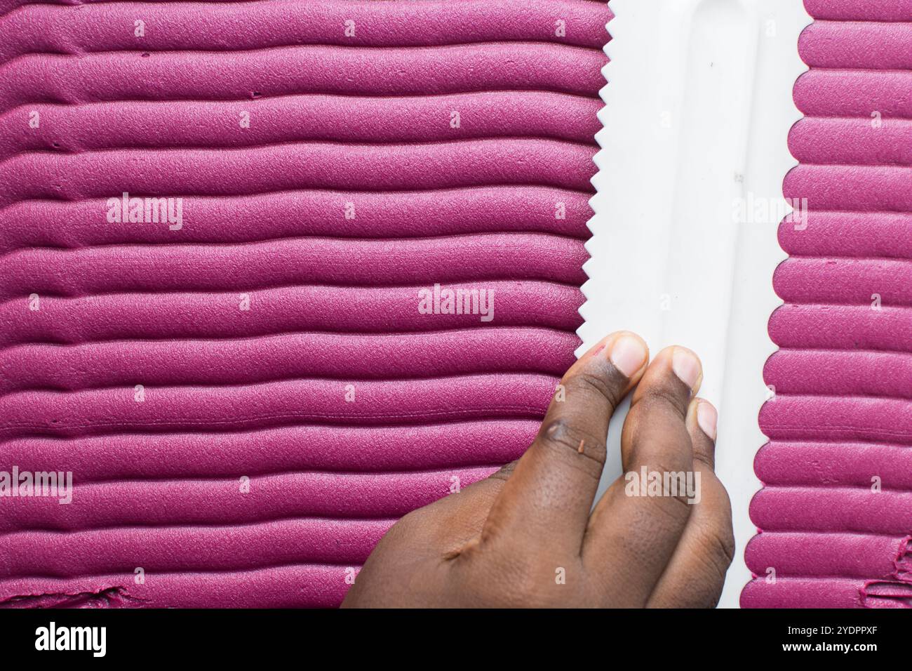 Comb attachment hi-res stock photography and images - Alamy