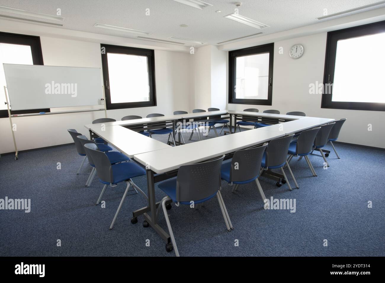 Whiteboard meeting room hi-res stock photography and images - Alamy