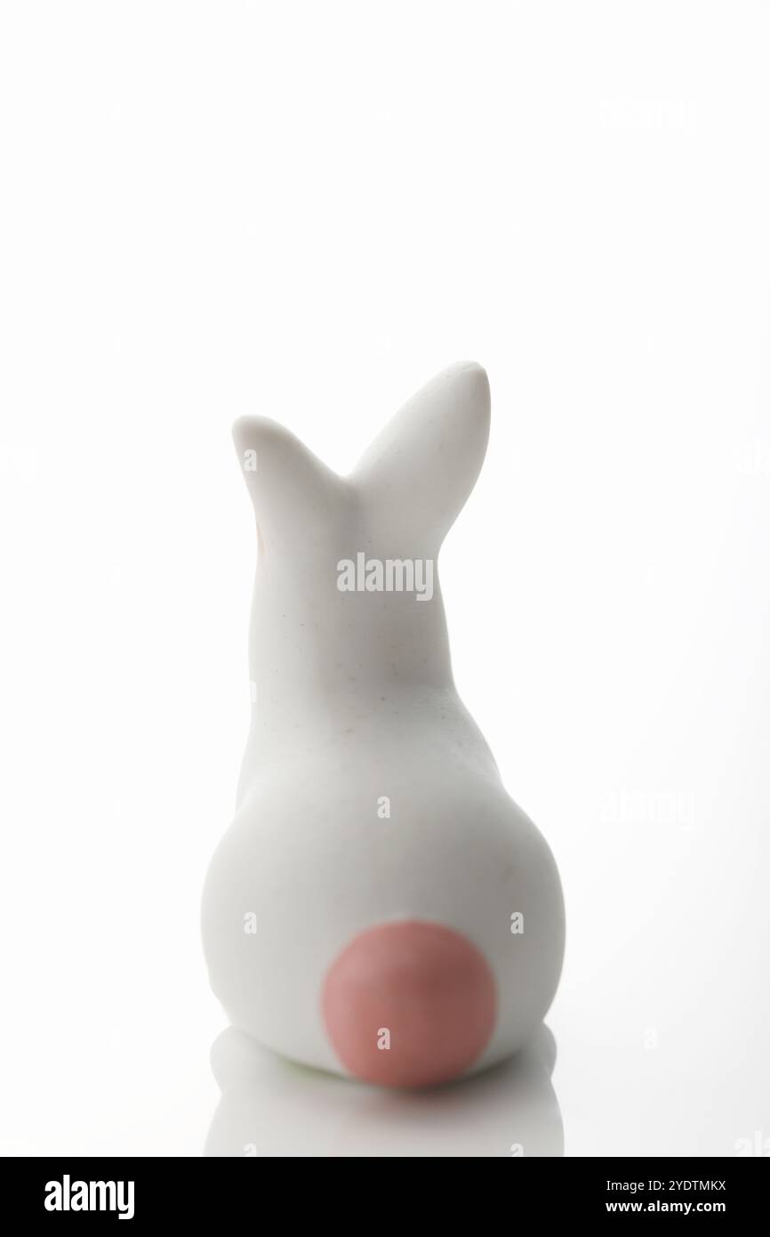 Porcelain animal figurines hi-res stock photography and images - Alamy