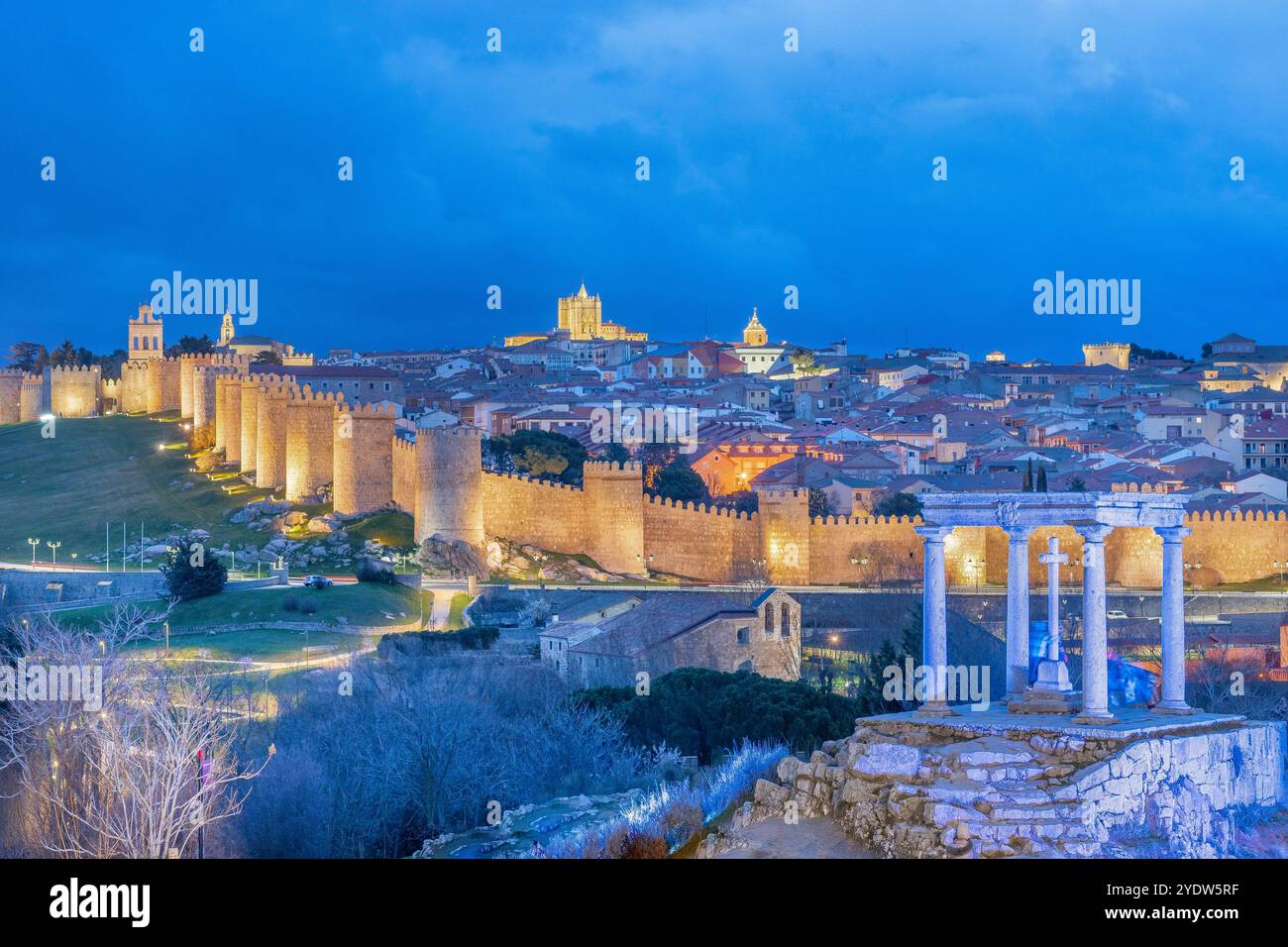 Avila city walls castilla leon hi-res stock photography and images - Alamy