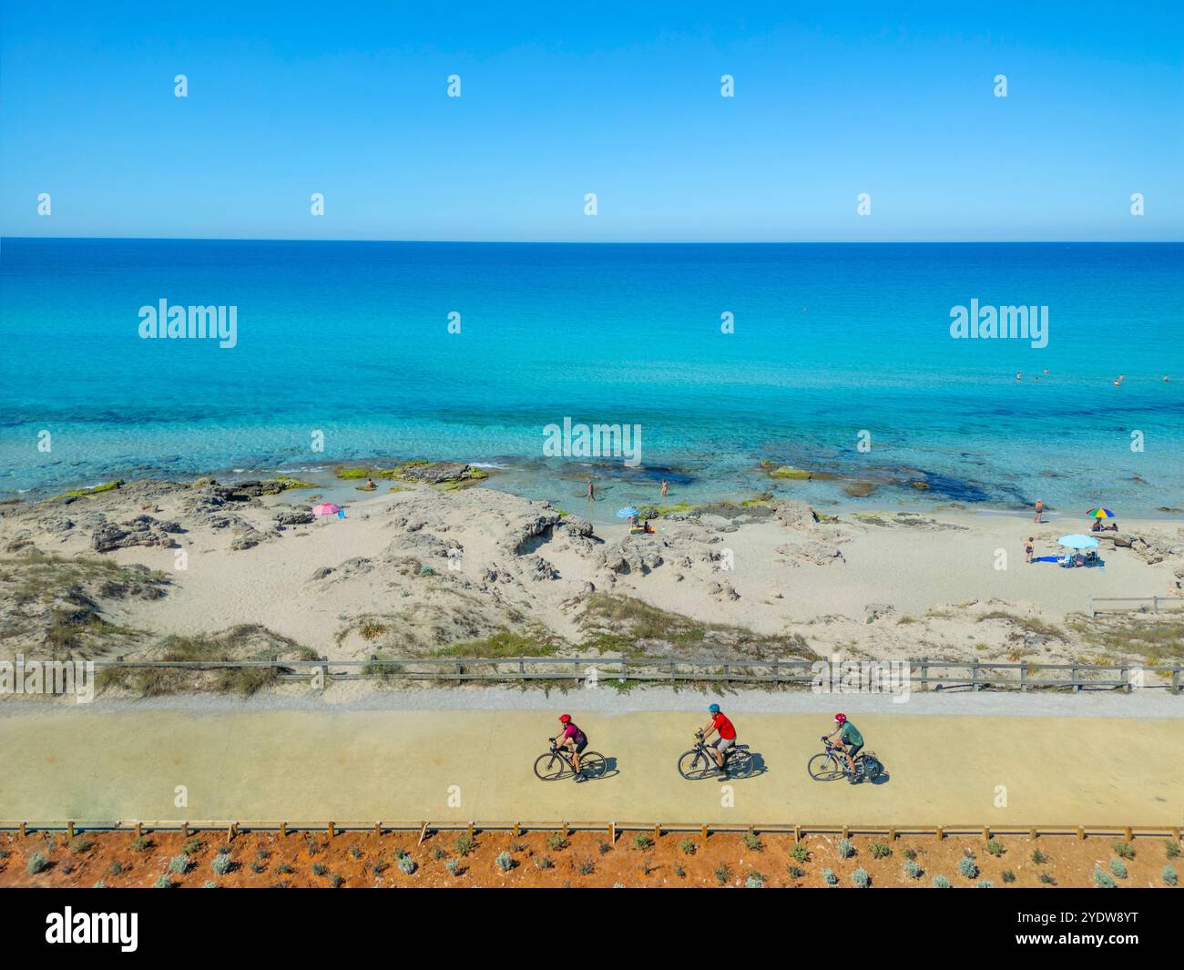 Baia verde cycle pedestrian path hi-res stock photography and images ...