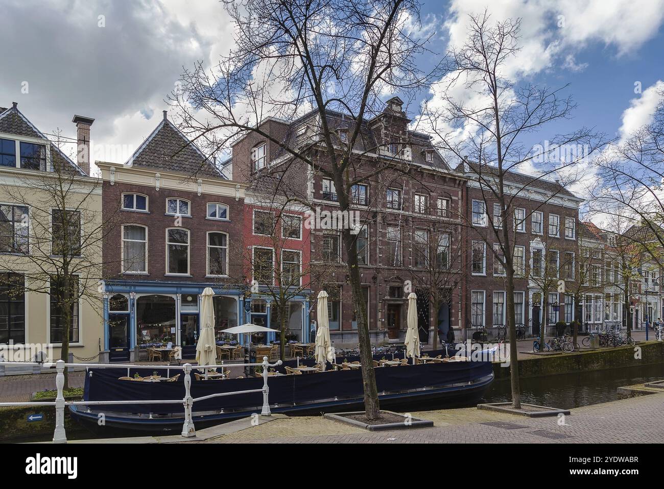 Delft central hi-res stock photography and images - Alamy