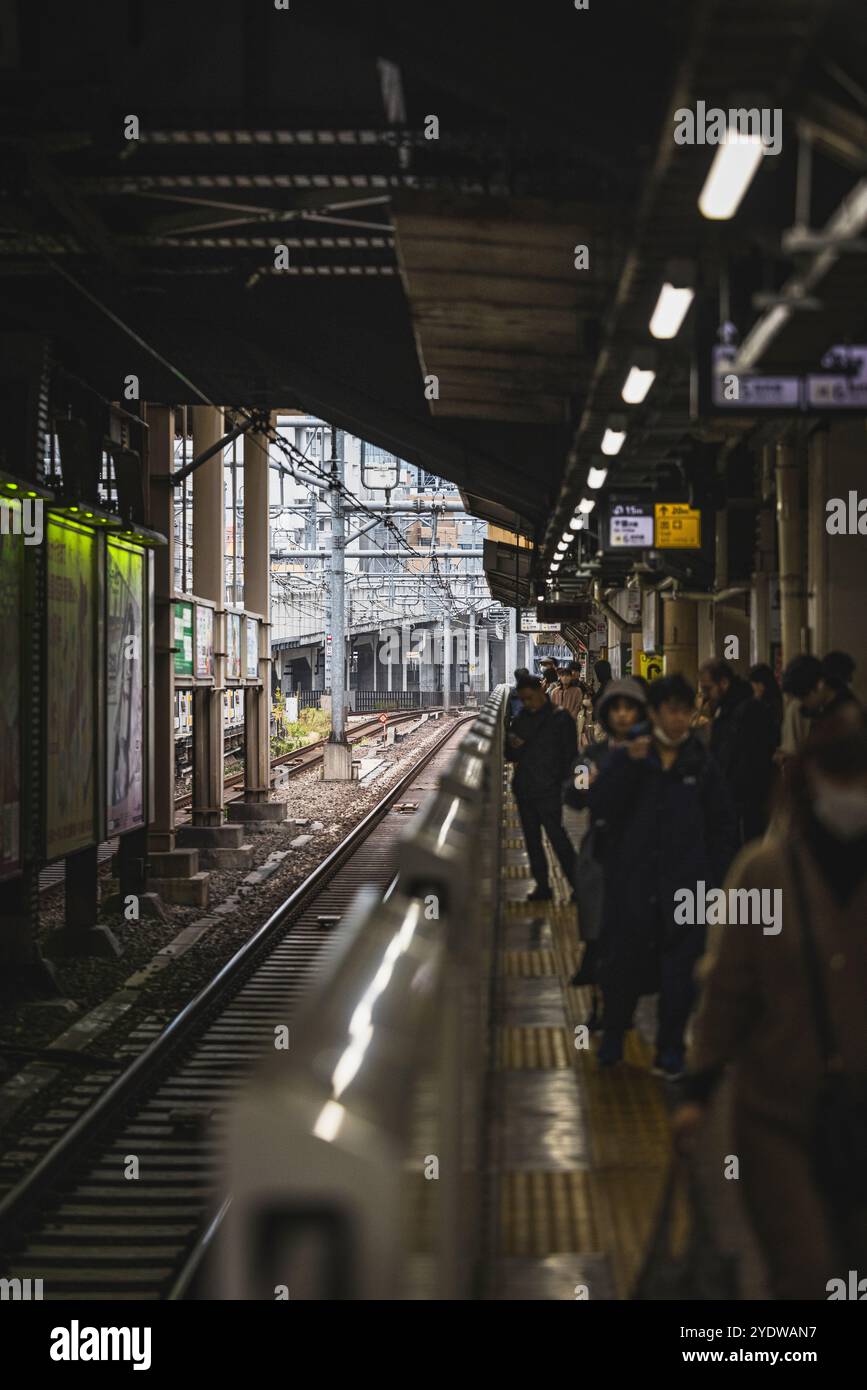 Crowded train japan hi-res stock photography and images - Alamy
