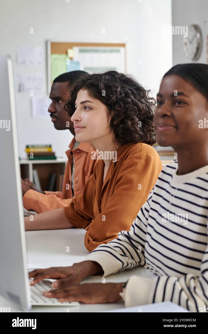 Computer professionals hi-res stock photography and images - Alamy