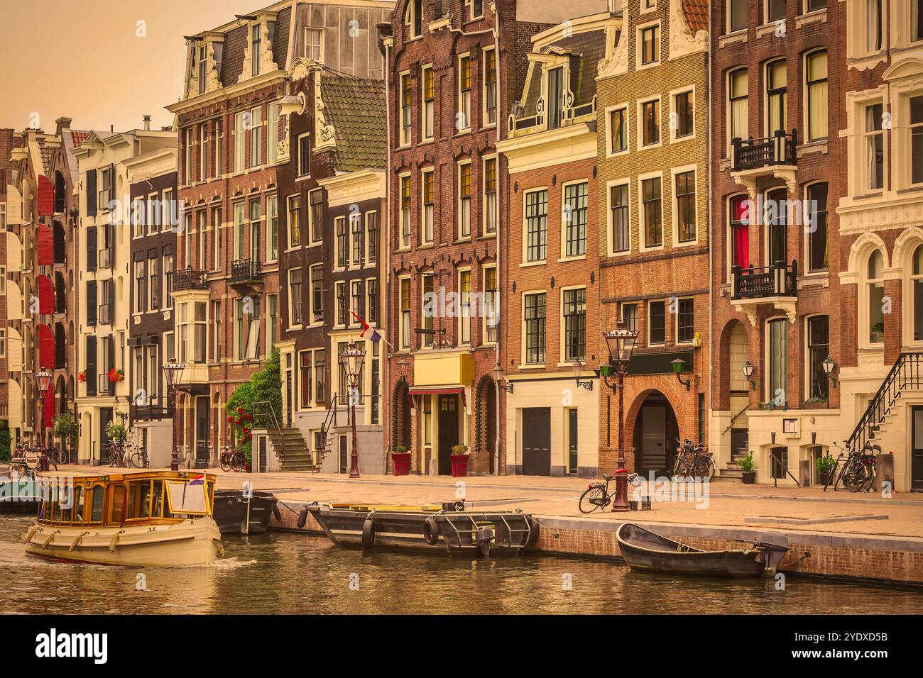Tranquil view of the canal hi-res stock photography and images - Alamy