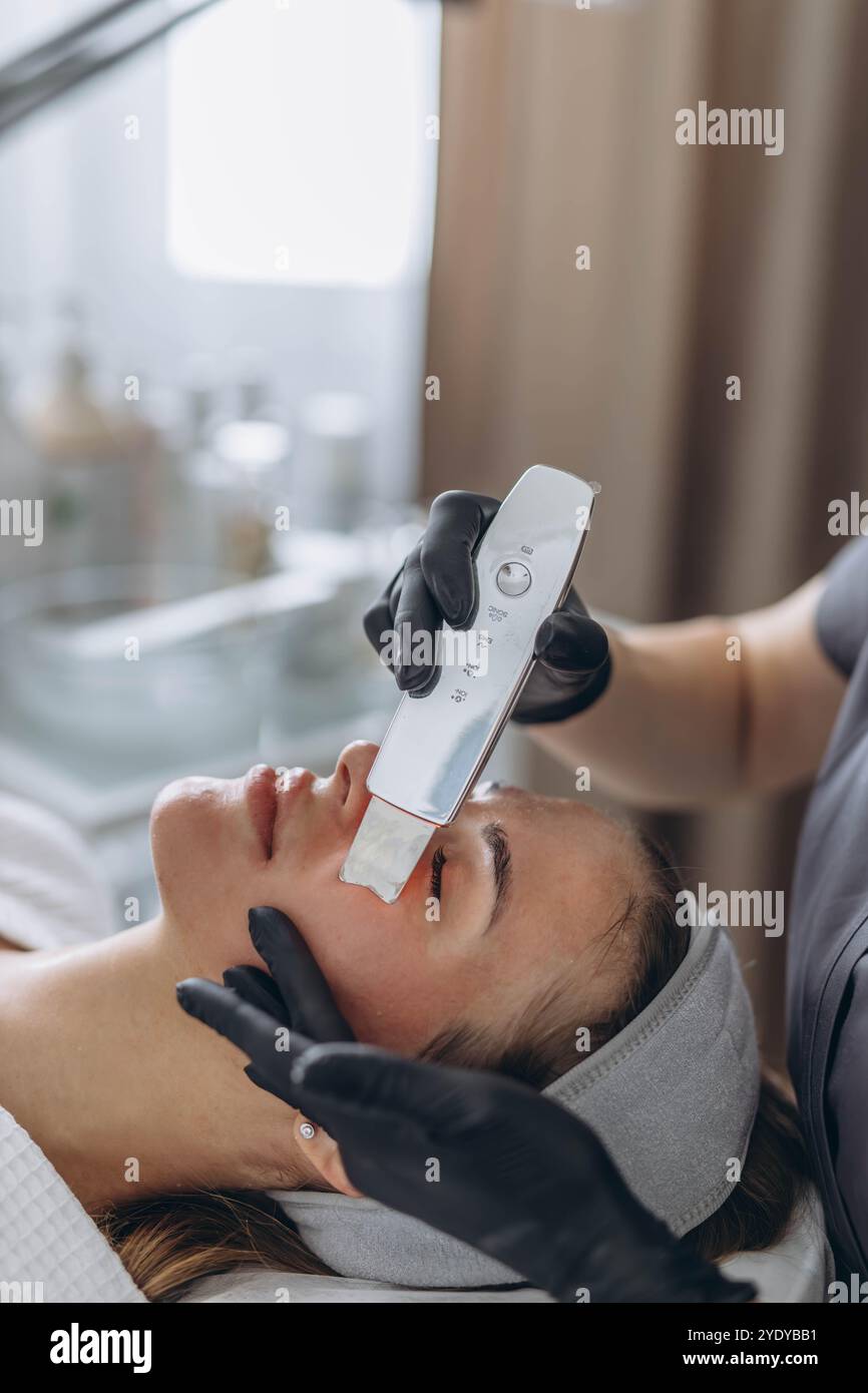 Ultrasonic cleaning skin face high hi-res stock photography and images ...