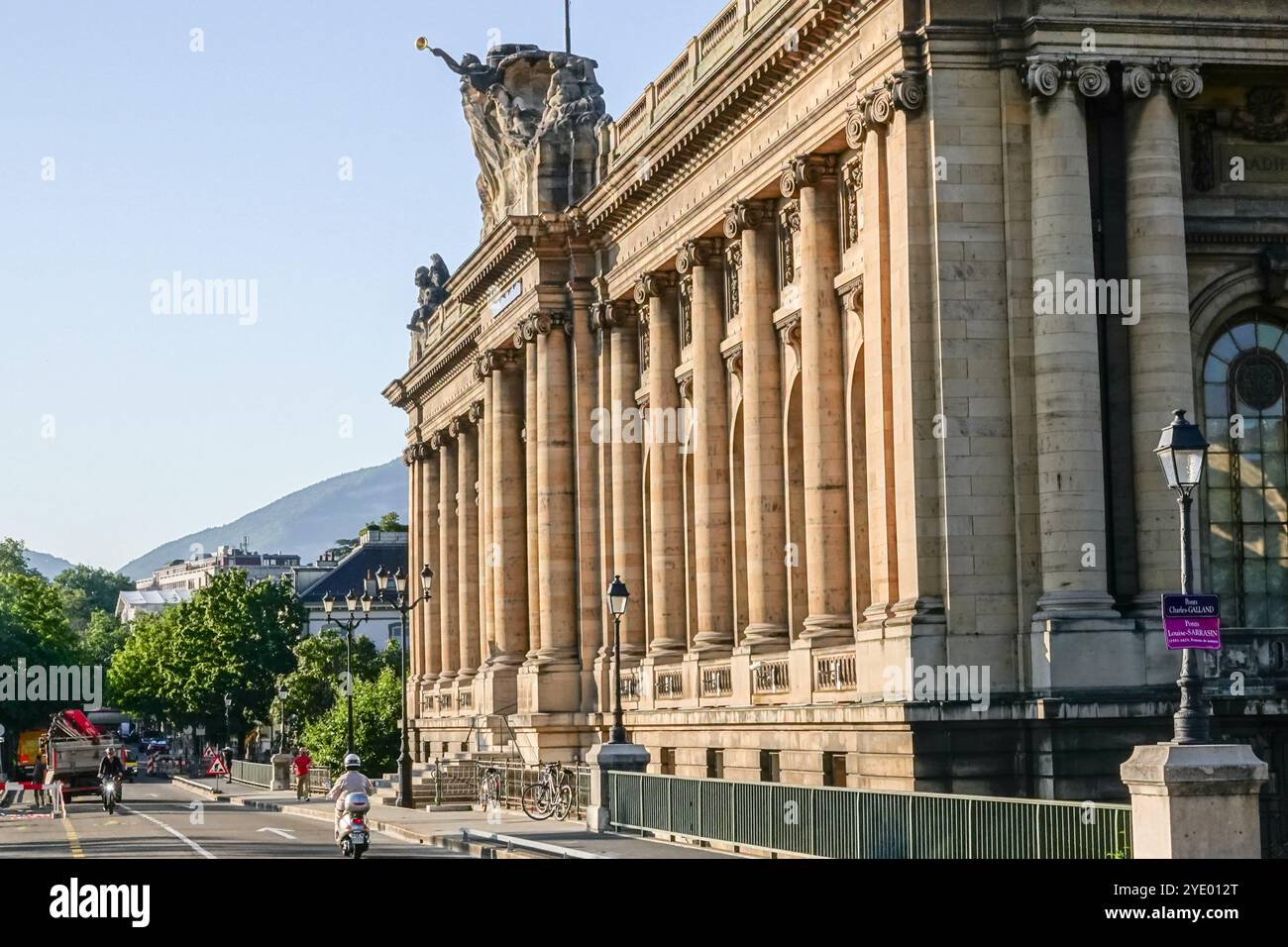 Musee dart et dhistoire de geneve hi-res stock photography and images ...