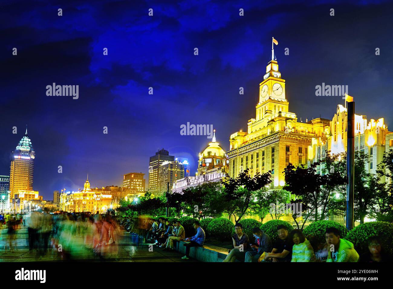 Broadway building shanghai hi-res stock photography and images - Alamy