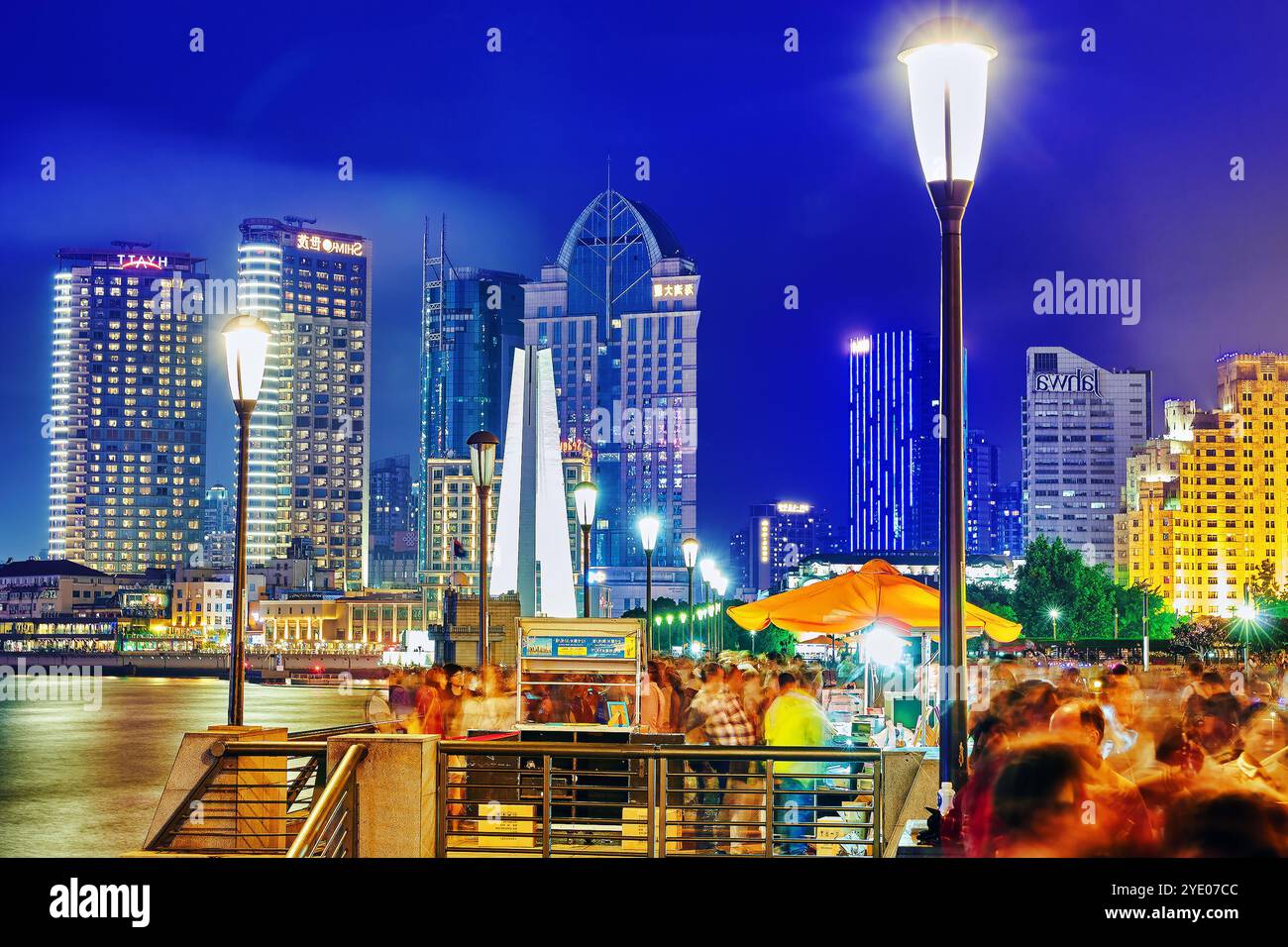 Broadway building shanghai hi-res stock photography and images - Alamy