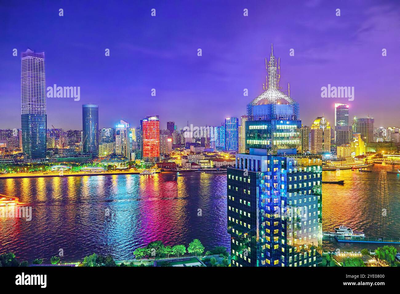 Broadway building shanghai hi-res stock photography and images - Alamy
