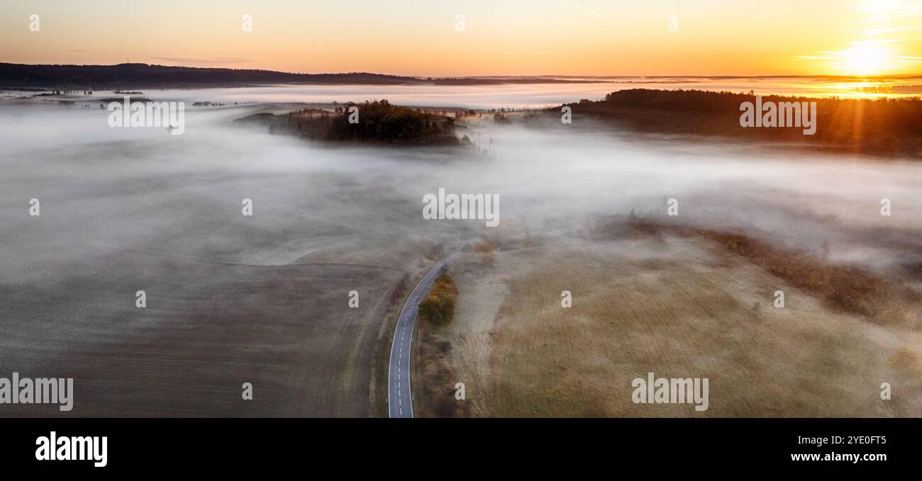 Harzlandschaft im Nebel Herbststimmung Stock Photo