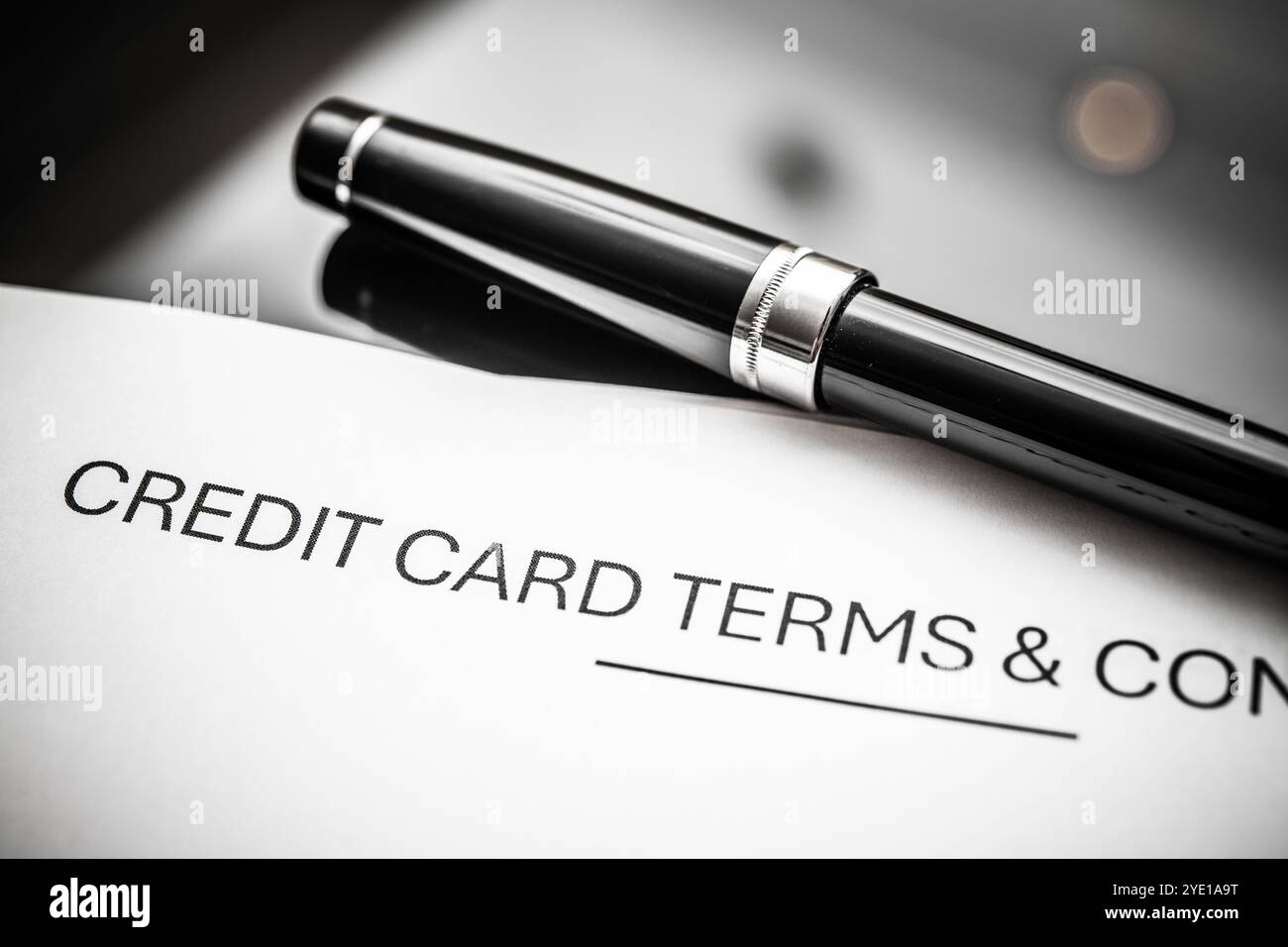 Credit card agreement hi-res stock photography and images - Page 4 
