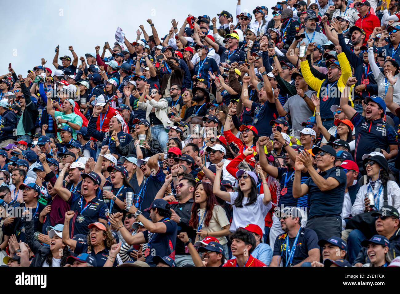 Mexico fans 2024 hires stock photography and images Alamy