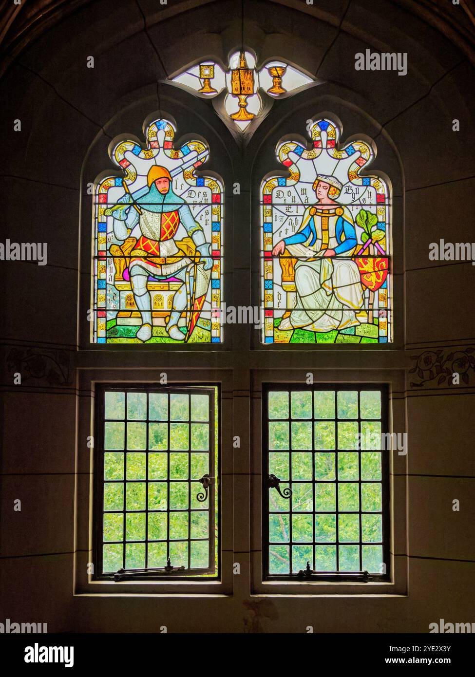 Cardiff stained glass window hi-res stock photography and images - Alamy