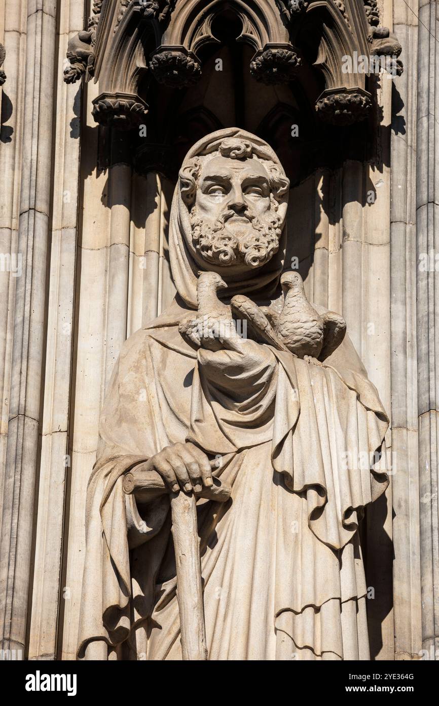 statue at the main portal / St. Mary's portal of the cathedral, Cologne