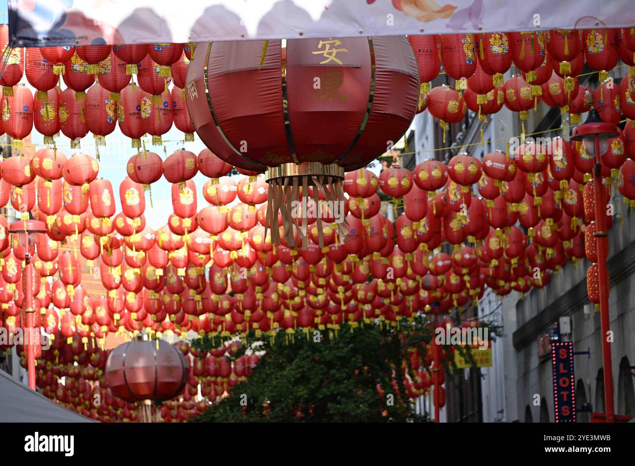 Chinese decorations mid autumn festival hi-res stock photography and ...
