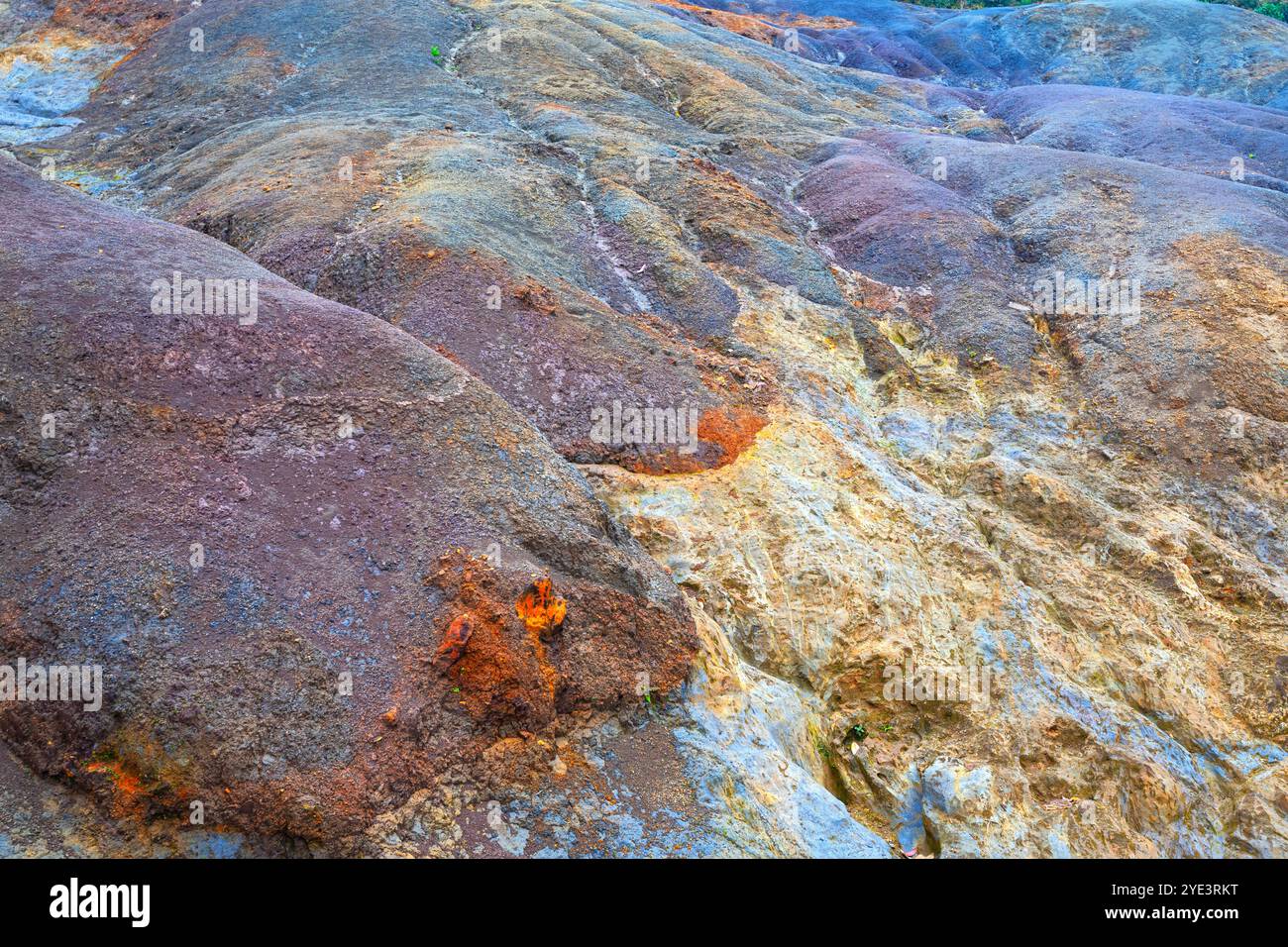23 farbige Erde Naturpark, 23 coloured earth Park, La Vallee des ...
