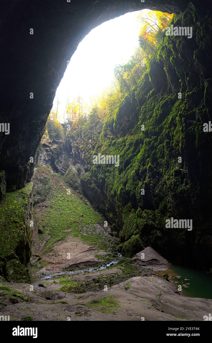 Dark abyss hi-res stock photography and images - Alamy