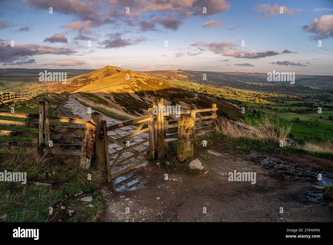 Back Tor Sunset Mam Tor Sunset, Peak District Stock Photo - Alamy