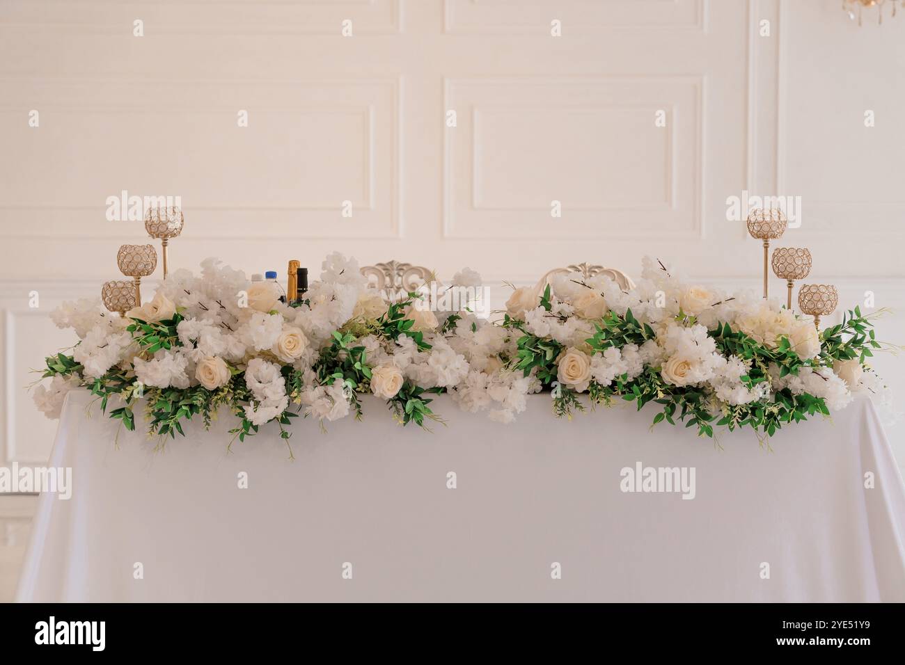 Delightful centerpiece hi-res stock photography and images - Alamy