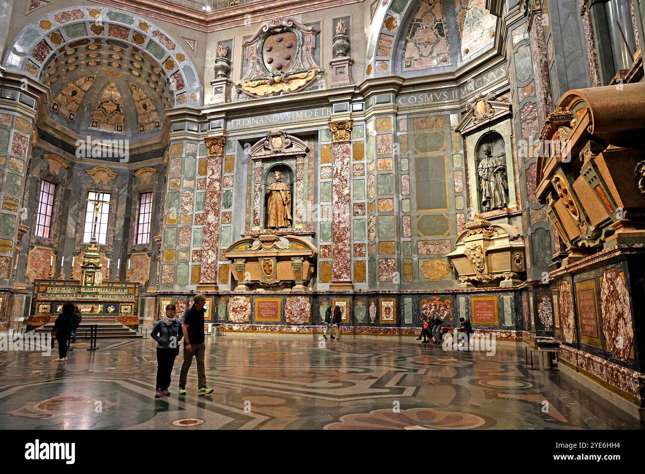 Family medici hi-res stock photography and images - Page 6 - Alamy, image size:1300x956