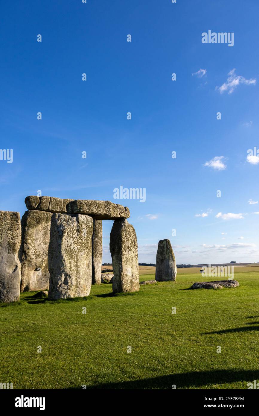 Monument of Stonehenge during a afternoon in England Stock Photo - Alamy