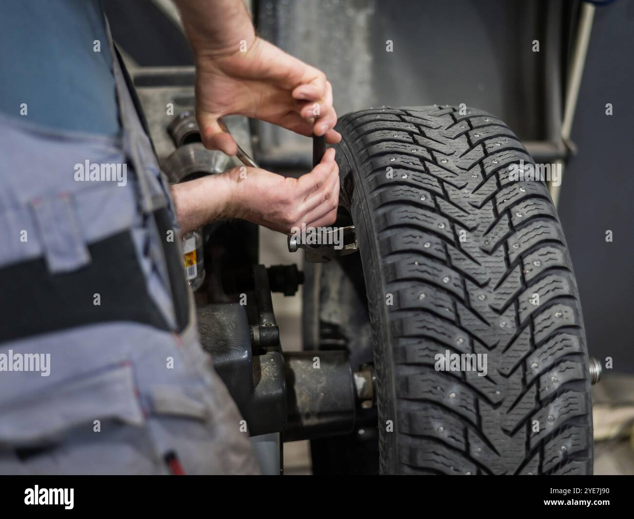 Balancing weight car hi-res stock photography and images - Alamy