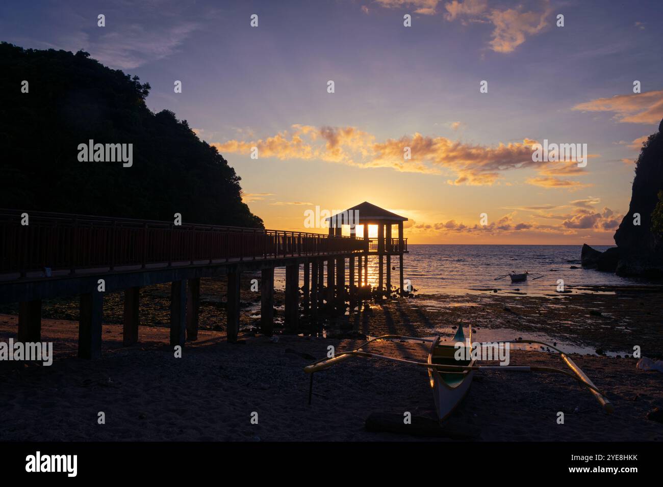Sunset on a gazebo by the beach. Bil-At Point, Ferrol, Romblon ...