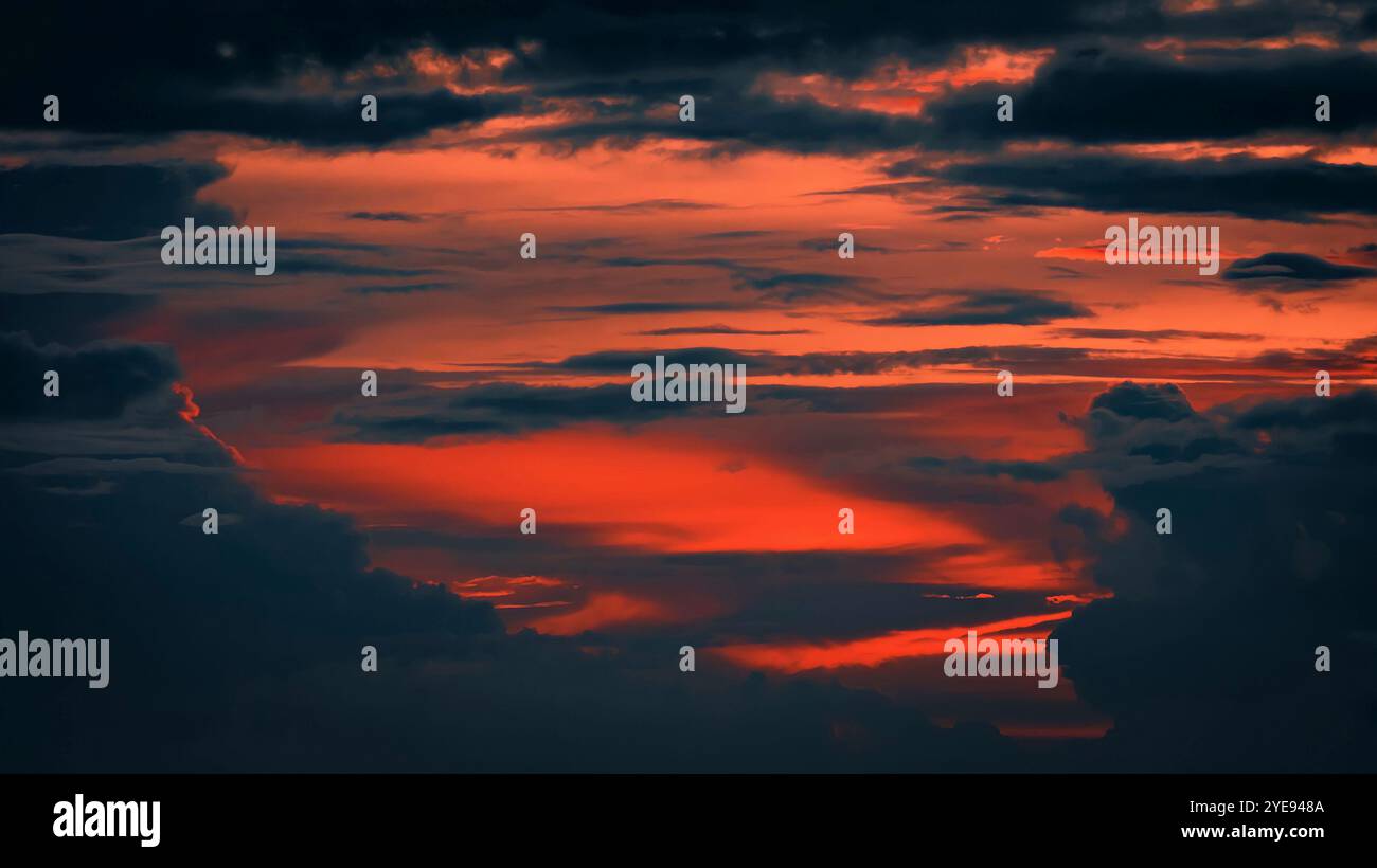 Beautiful fiery sunset sky hi-res stock photography and images - Alamy