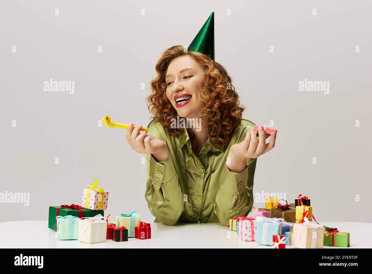 Family wearing party hat hi-res stock photography and images - Alamy