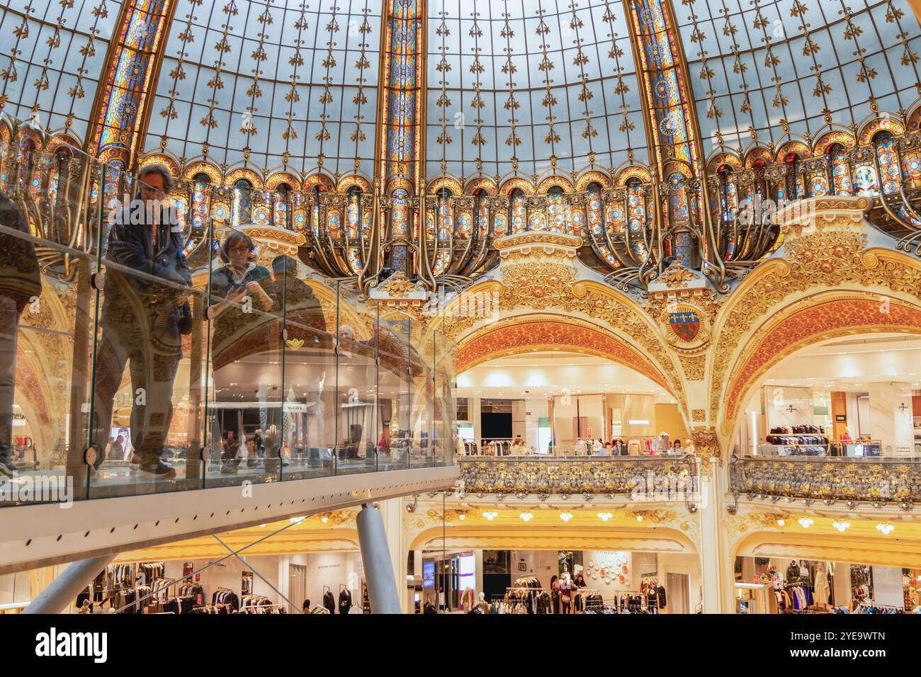 Ceiling lafayette shopping mall hi-res stock photography and images - Alamy