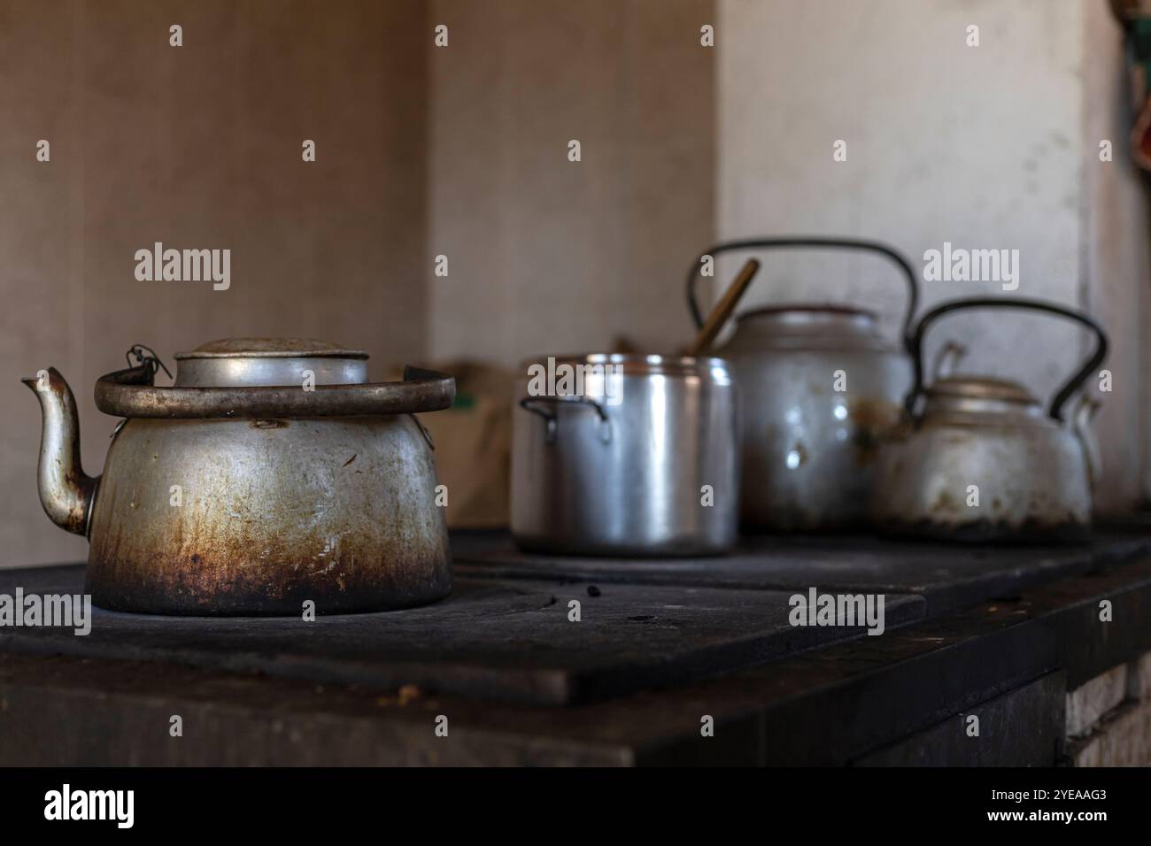 Metal shiny teapot hi-res stock photography and images - Alamy