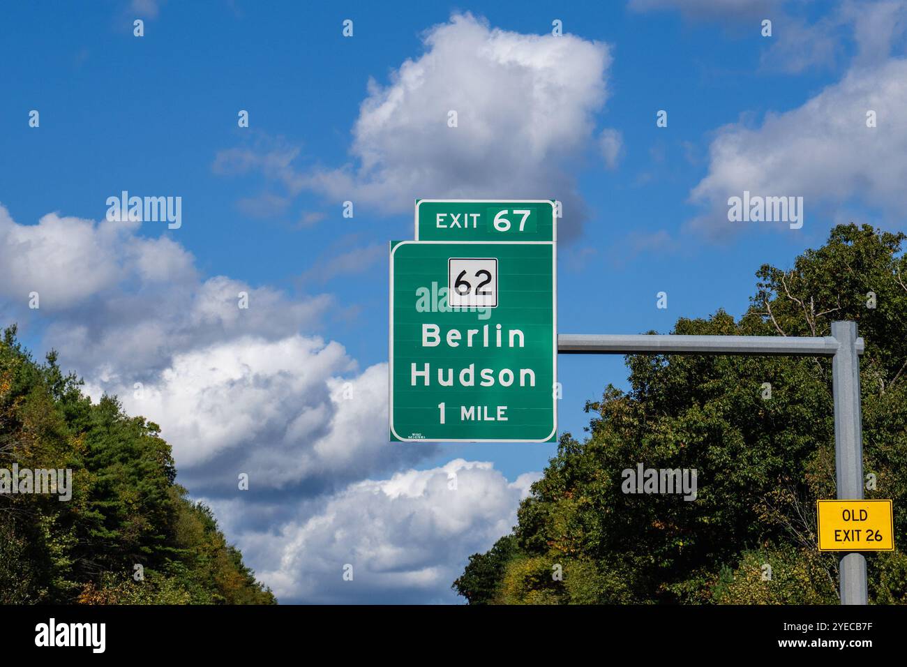 exit 67 from I 495 for MA-62 toward Berlin and Hudson, Massachusetts Stock Photo
