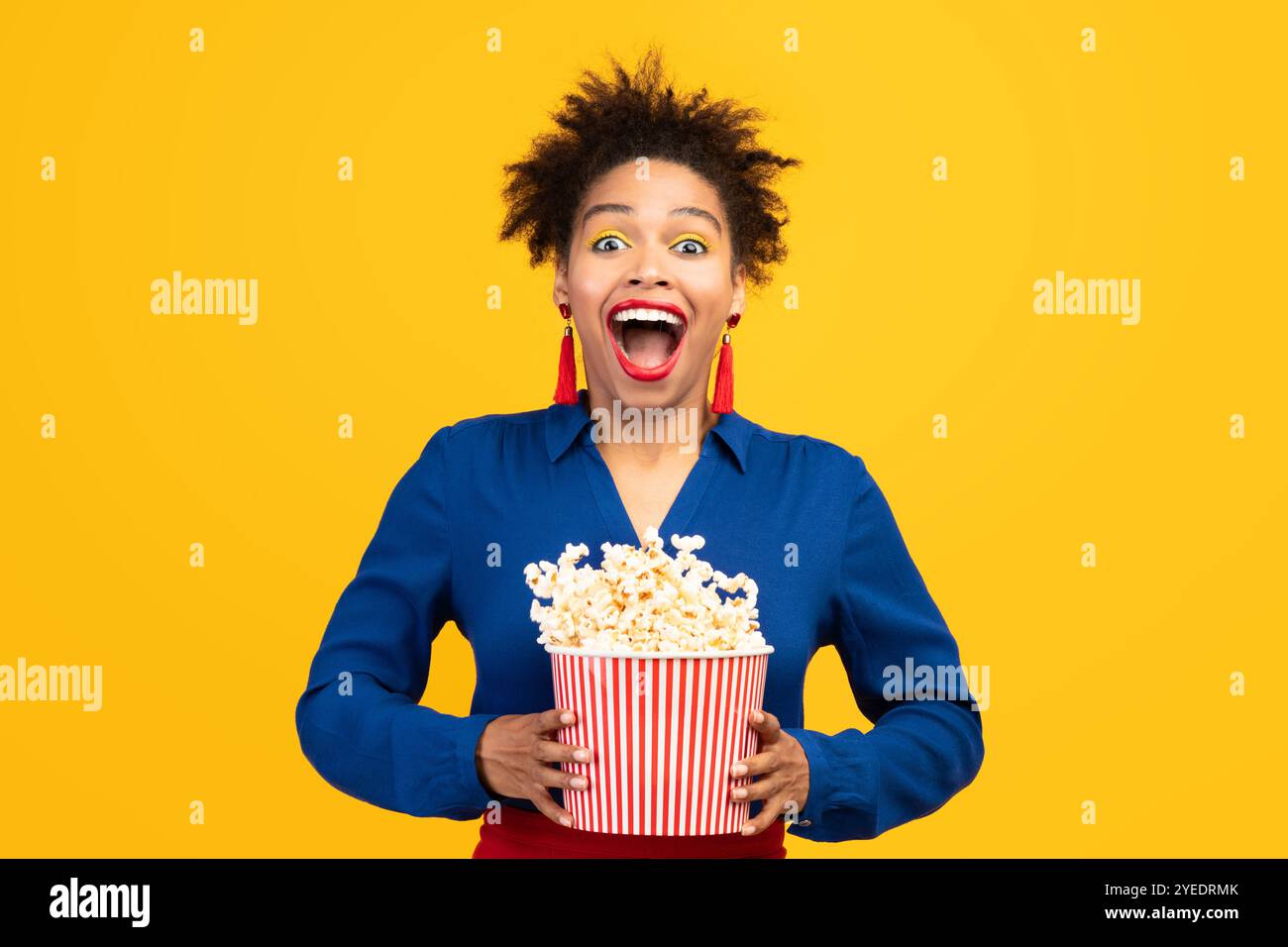 Wow emotional black girl hi-res stock photography and images - Alamy