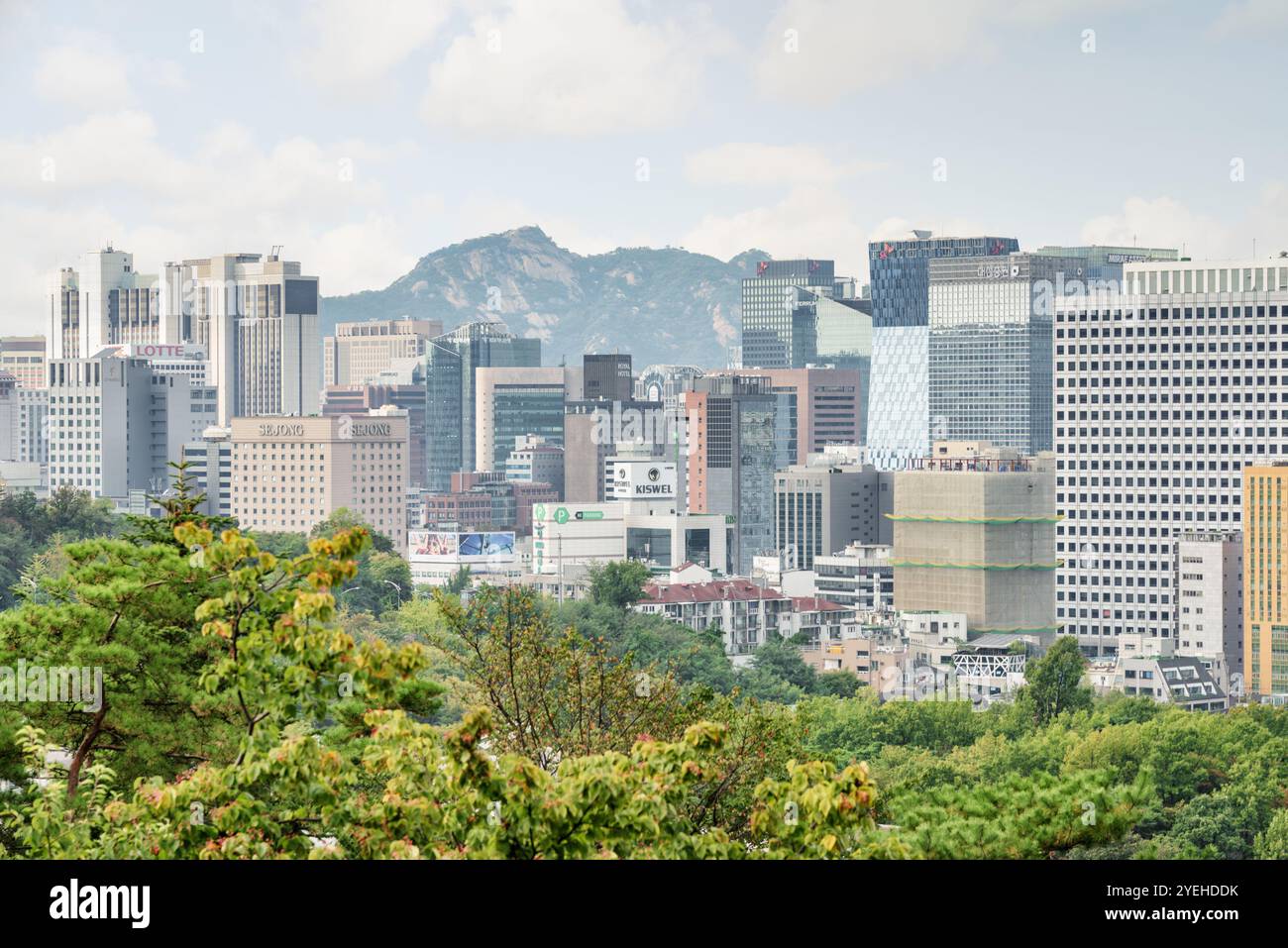 Beautiful seoul south korea skyline hi-res stock photography and images ...