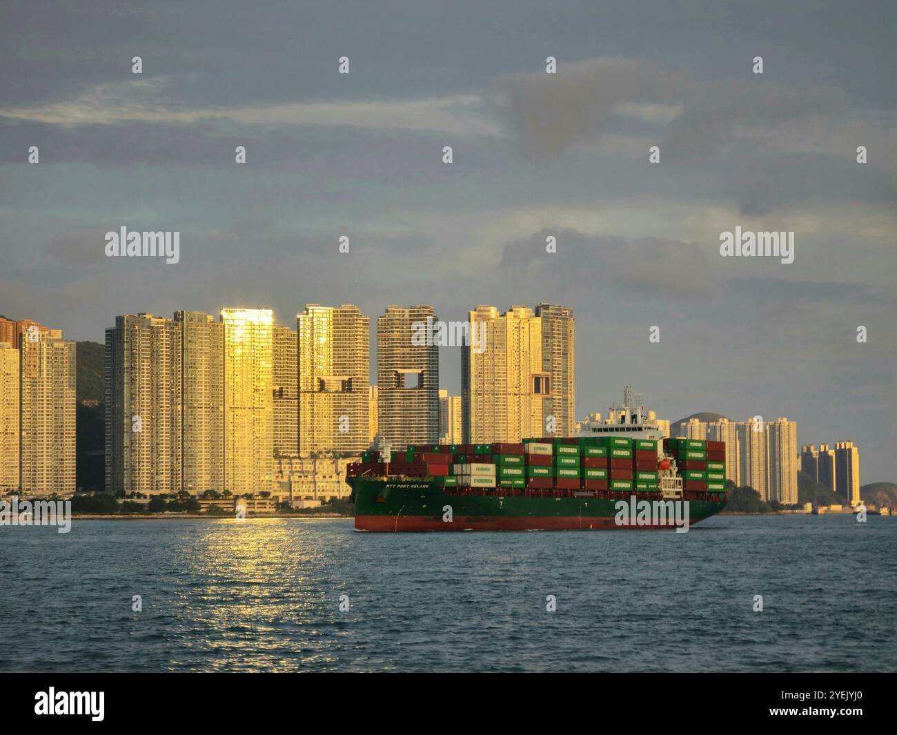 The MTT Port Kelang container ship crossing the East Lamma Channel in Hong Kong. Stock Photo