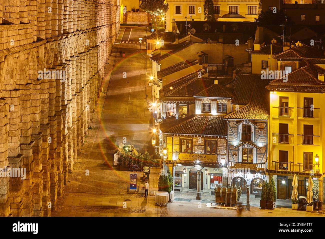 Ancient roman aqueduct in night segovia hi-res stock photography and ...