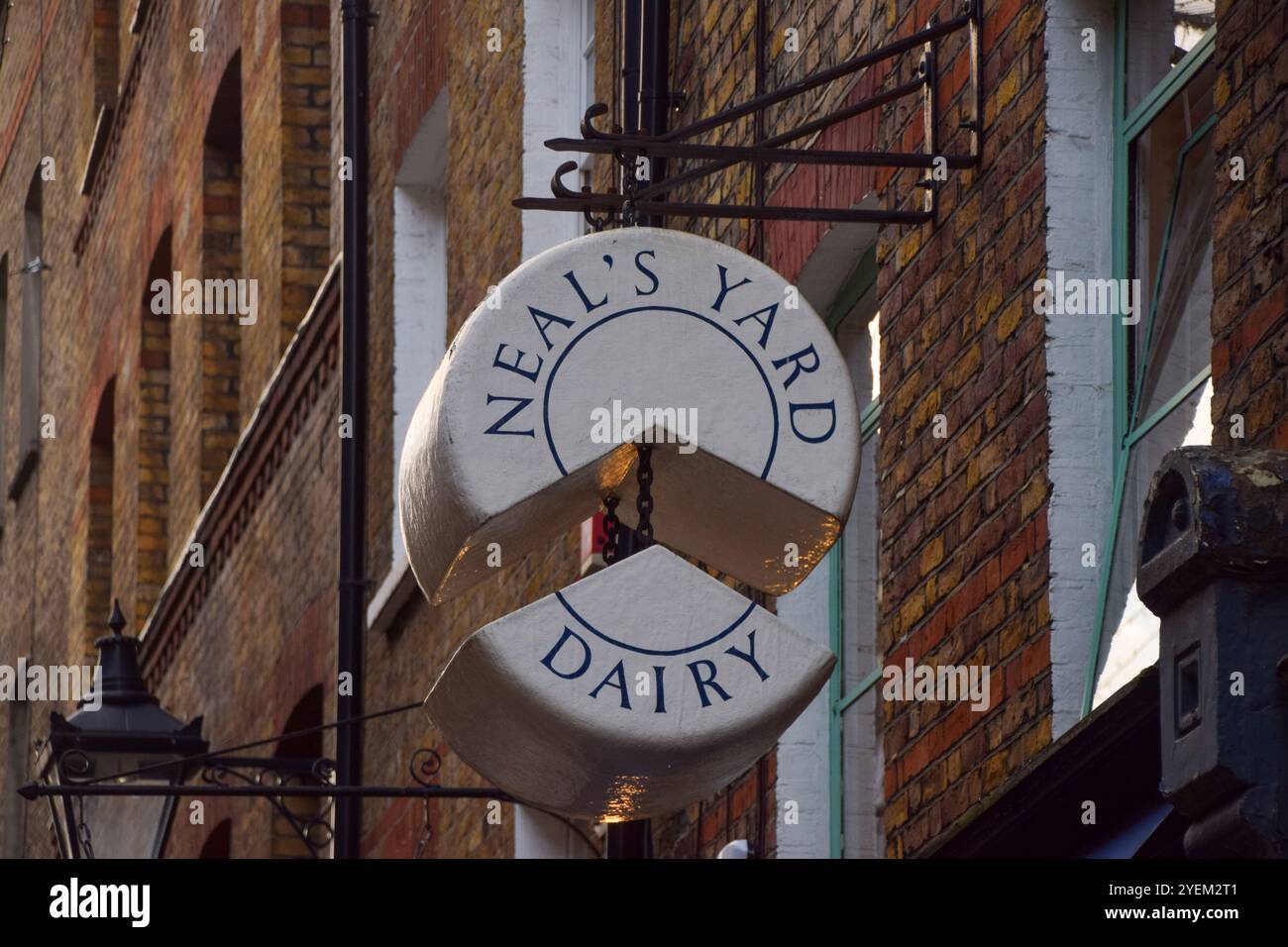 London, UK. 31st October 2024. Exterior view of Neal's Yard Dairy store in Covent Garden as a man is arrested following the theft of 22 tonnes of cheese from the seller by a suspected fraudster. Credit: Vuk Valcic/Alamy Live News Stock Photo