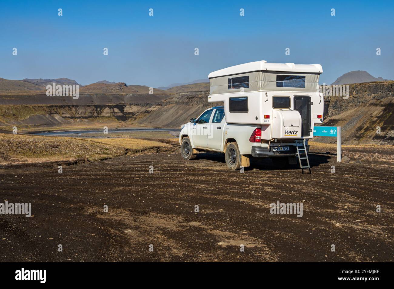 Pickup camper van, road F261 Öldufellsleid, Markarfljot gorge, Iceland Stock Photo
