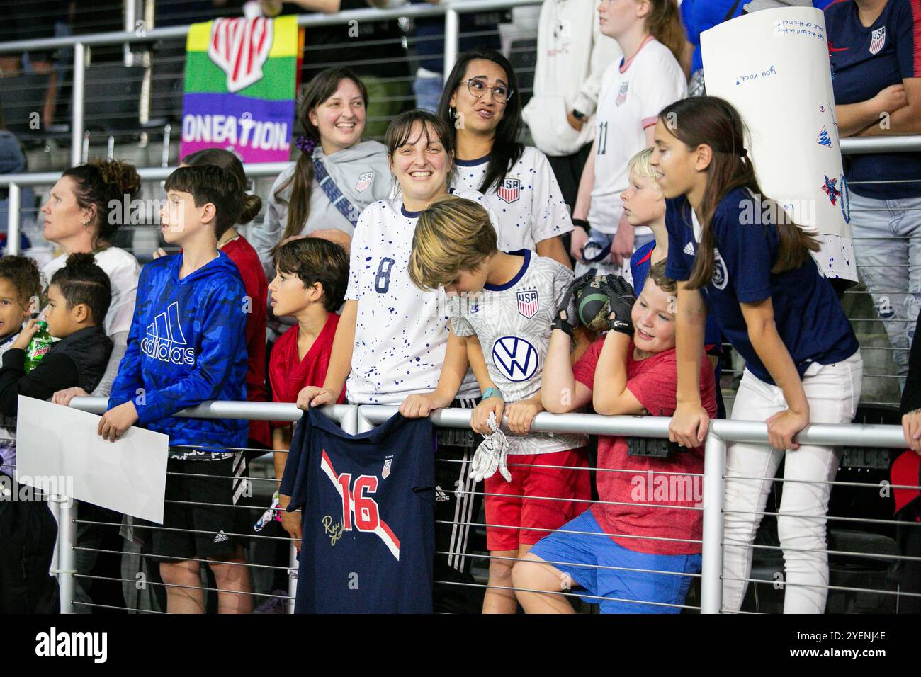 Uswnt Fans Family argentina soccer fans hi-res stock photography and images - Alamy