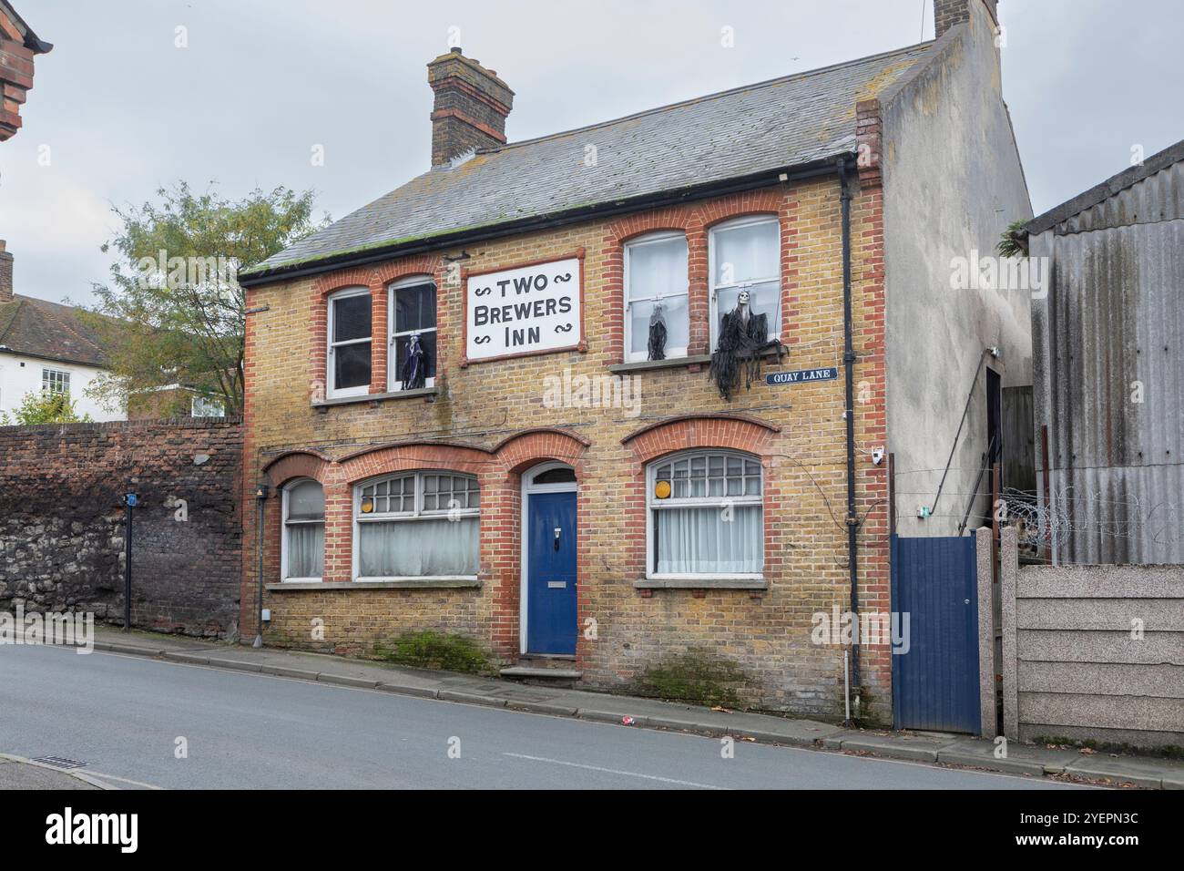 The now closed Two Brewers Inn on Quay Lane, Faversham Stock Photo