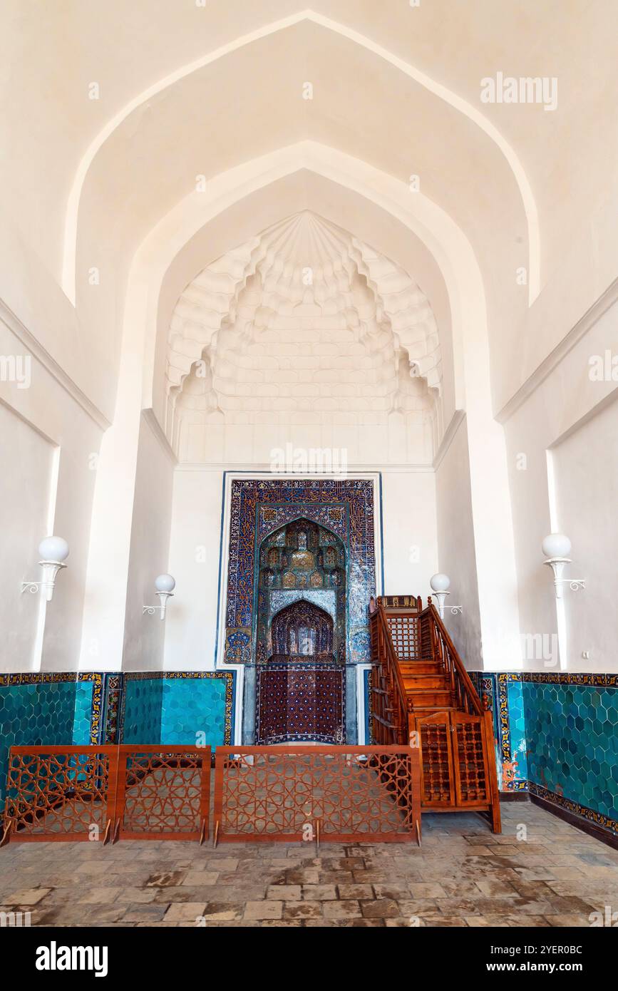 View mihrab (nisch) historical Kalyan Mosque that is the main place in the holy Bukhara. Kalyan Mosque, composing Poi-Kalyan Ensemble is the central m Stock Photo