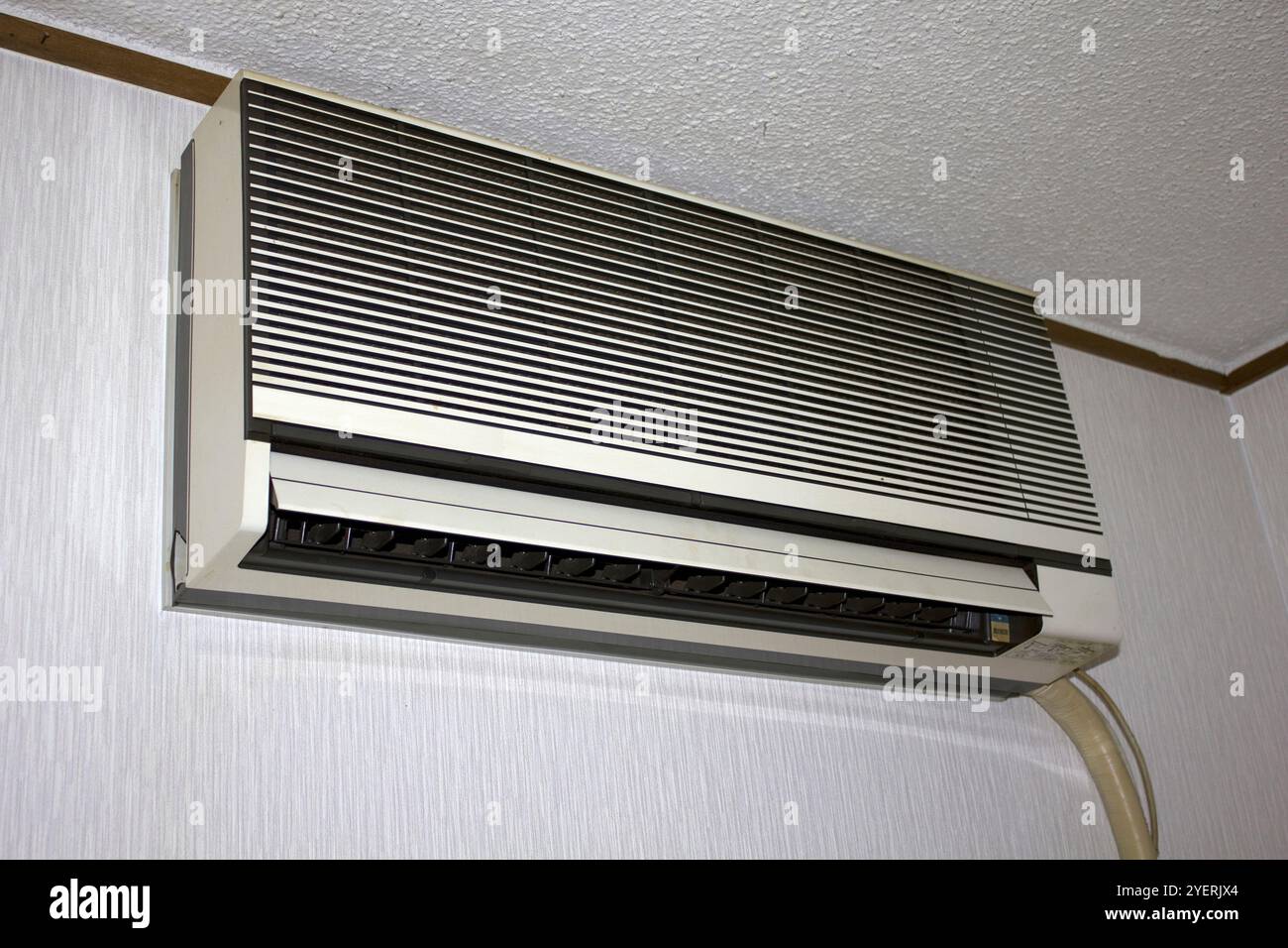 Old air conditioner in a flat Stock Photo - Alamy