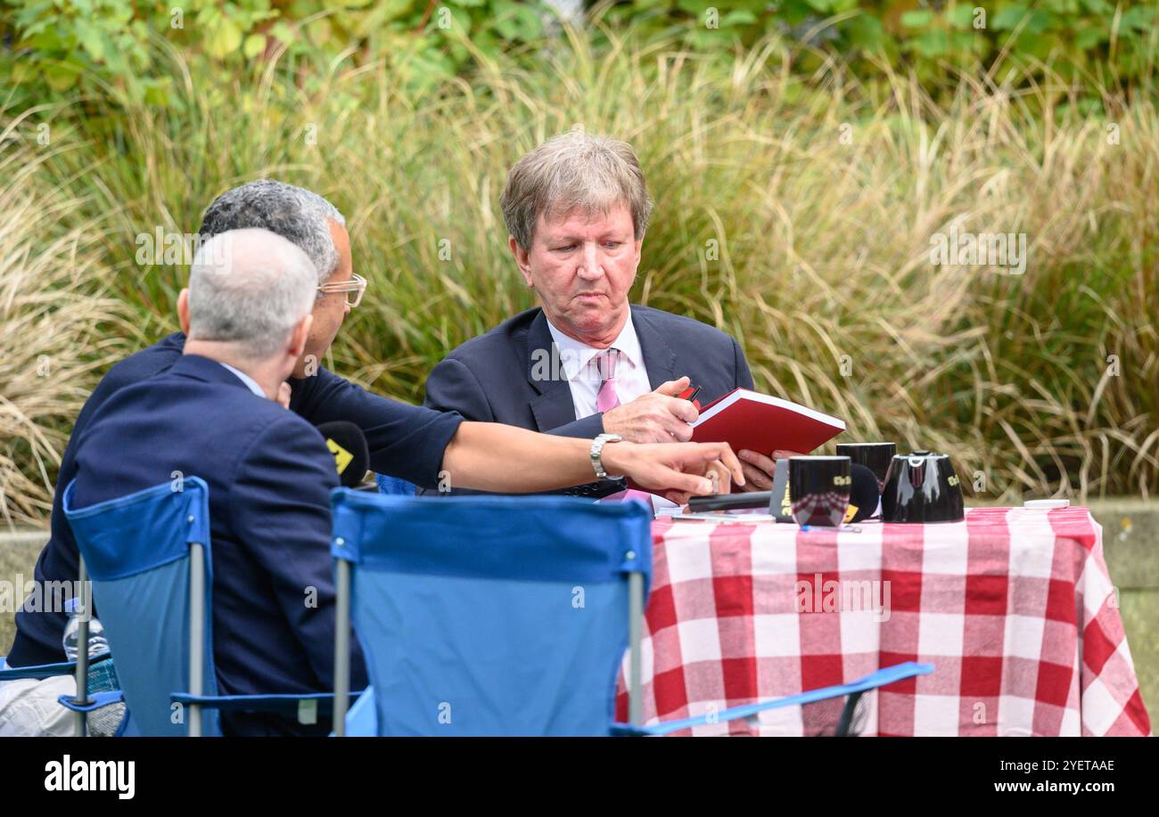 Podcast editor hi-res stock photography and images - Alamy