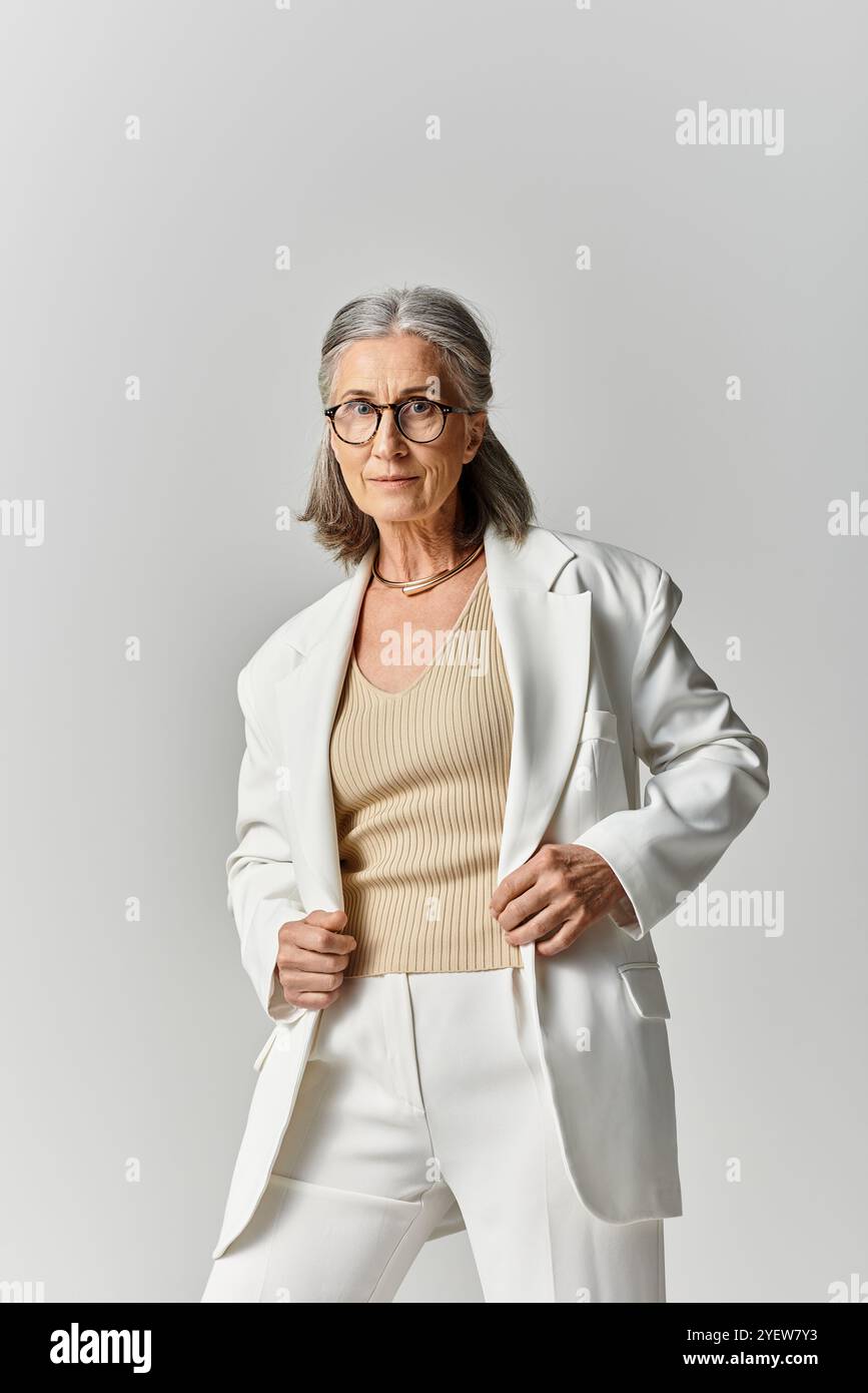 Mature woman sleek hair hi-res stock photography and images - Alamy