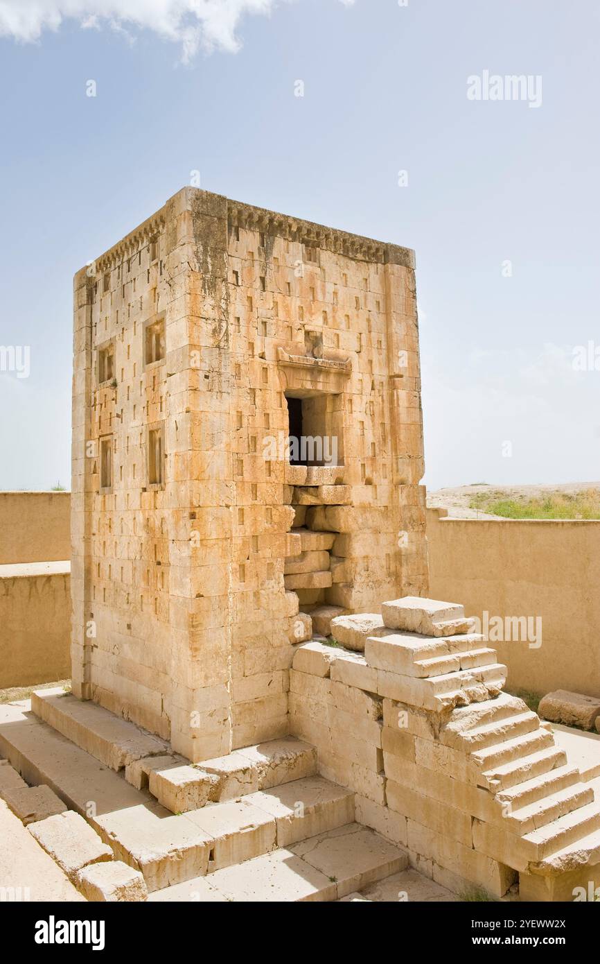 Necropolis of naqsh i rostam hi-res stock photography and images - Alamy