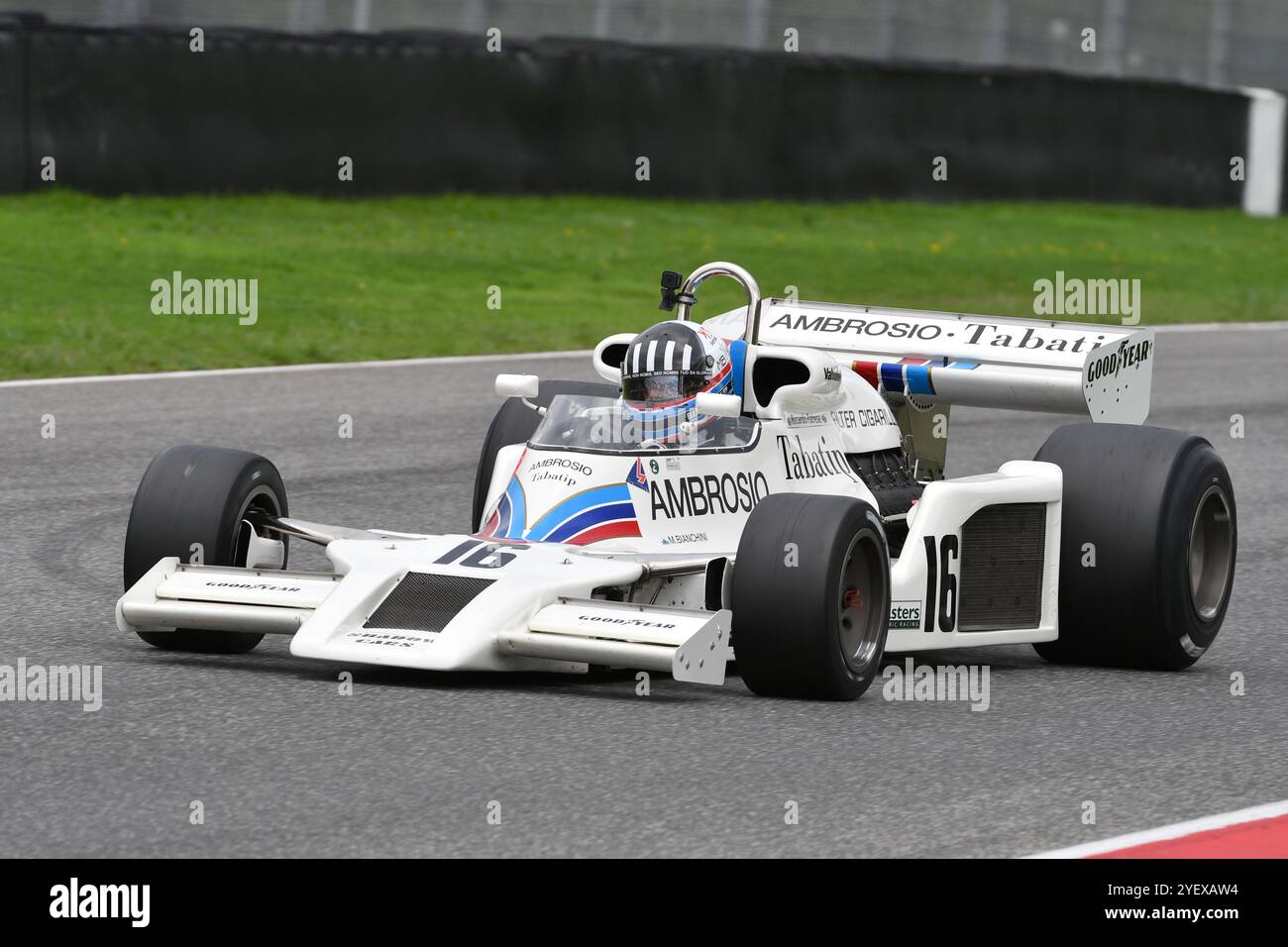 洋書 Photo Formula 1 Honda Formula 1 2007 & 2008 :: Behance
