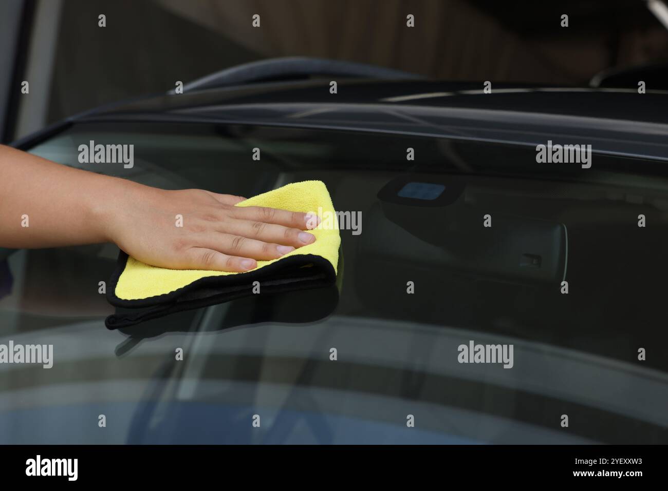 Dusty windshield hi-res stock photography and images - Alamy